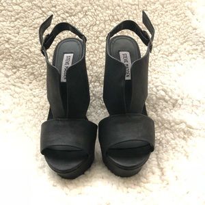 Steve Madden Wedges/Heels